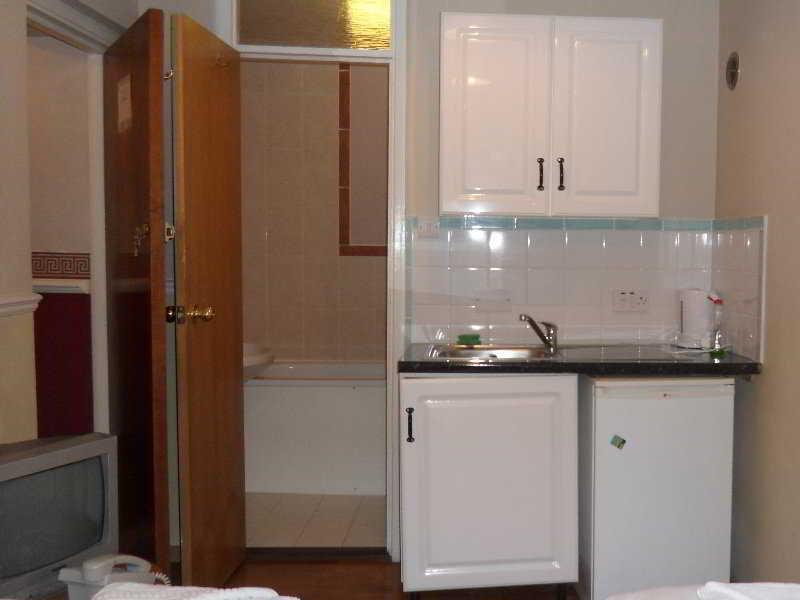 Апарт-отель West Brompton 4*