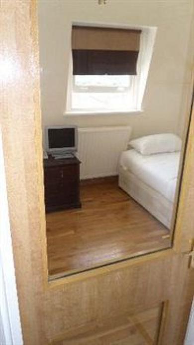 West Brompton Apartahotel 4*
